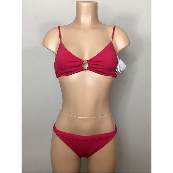 New. ROXY cerise textured bikini set. M- top/L-bottom. Retails $119 - Picture 2 of 13